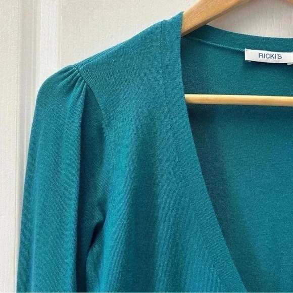 Ricki’s Cardigan V Neck Button Front Sweater Fitted Teal Green Size Small - Picture 8 of 16